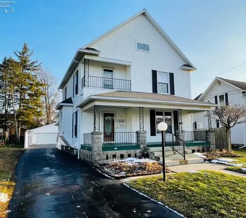 346 W Buckeye St, Clyde, OH 43410