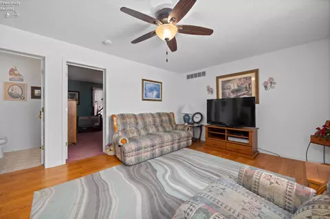 Living - 1201 Monroe Rd, Wakeman, OH 44889 photo 4 of 6