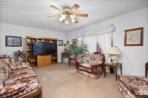 Living - 1201 Monroe Rd, Wakeman, OH 44889 photo 2 of 6
