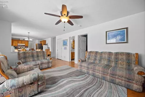 Living - 1201 Monroe Rd, Wakeman, OH 44889 photo 5 of 6