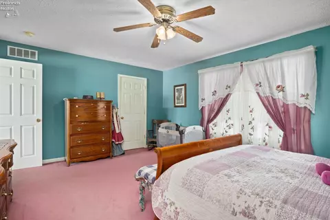 Bedroom - 1201 Monroe Rd, Wakeman, OH 44889 photo 4 of 10