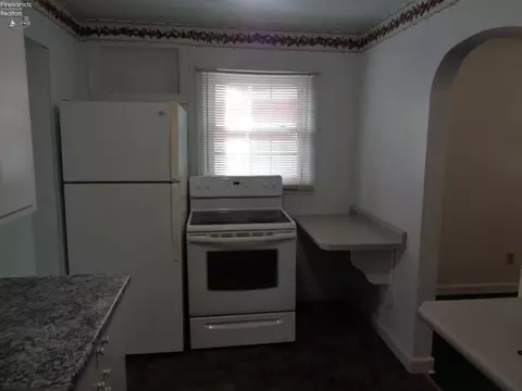 Kitchen - 717 Euclid St, Willard, OH 44890 photo 2 of 2