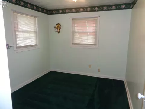 Bedroom - 717 Euclid St, Willard, OH 44890 photo 2 of 3