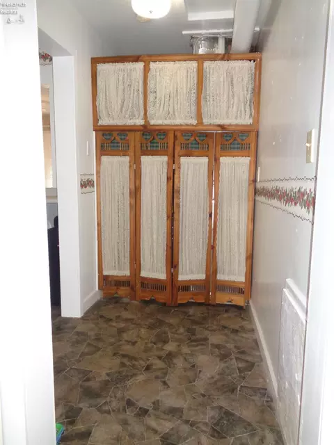 Entry Way - 717 Euclid St, Willard, OH 44890 photo 2 of 2