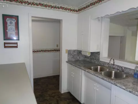 Kitchen - 717 Euclid St, Willard, OH 44890 photo 1 of 2