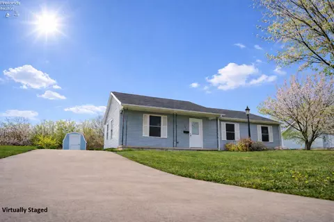 1114 Wamajo Dr, Sandusky, OH 44870