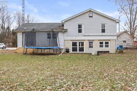 Exterior - 9807 Barrows Rd, Huron, OH 44839 photo 4 of 8