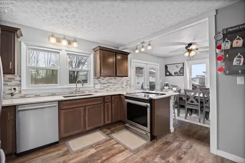 Kitchen - 9807 Barrows Rd, Huron, OH 44839 photo 1 of 2
