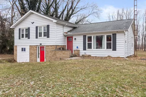 Exterior - 9807 Barrows Rd, Huron, OH 44839 photo 7 of 8