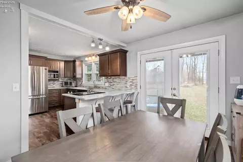 Dining - 9807 Barrows Rd, Huron, OH 44839 photo 3 of 4