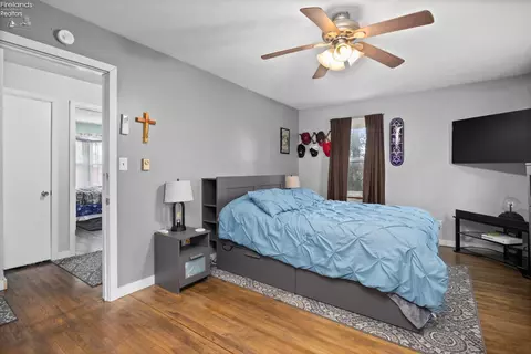 Bedroom - 9807 Barrows Rd, Huron, OH 44839 photo 2 of 7