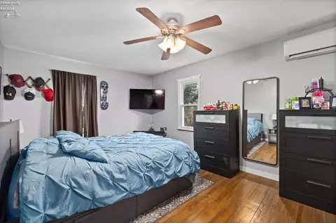 Bedroom - 9807 Barrows Rd, Huron, OH 44839 photo 1 of 7