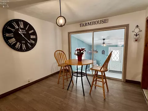 Dining - 4757 Wenz Rd, Wakeman, OH 44889 photo 2 of 4