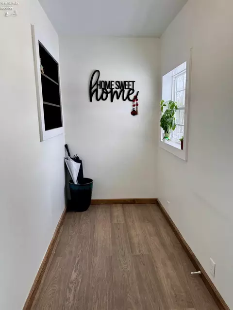 Entry Way - 4757 Wenz Rd, Wakeman, OH 44889 photo 1 of 3