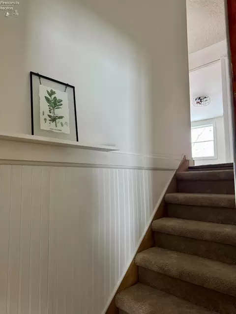 Entry Way - 4757 Wenz Rd, Wakeman, OH 44889 photo 3 of 3