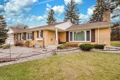 Exterior - 20 Pinecrest Dr, Tiffin, OH 44883 photo 2 of 4