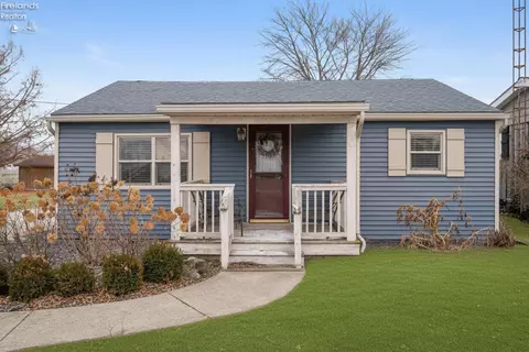 605 S Fostoria Rd, Port Clinton, OH 43452