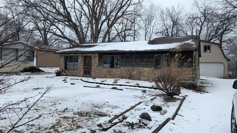 106 N Hidden Beach Rd, Marblehead, OH 43440