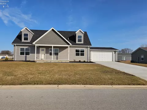 251 Ethan Dr, Fremont, OH 43420