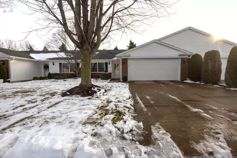 304 Lisa Ann Dr, Huron, OH 44839