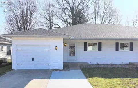 53 Buckeye Dr, Shelby, OH 44875