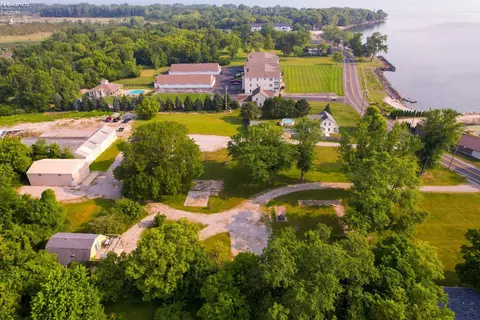 Other - 902 E Main St, Marblehead, OH 43440 photo 2 of 3