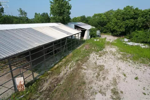 828 E Main St, Marblehead, OH 43440 photo 12