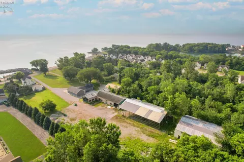 828 E Main St, Marblehead, OH 43440 photo 7