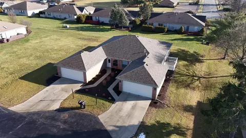 29 Wedgewood Dr, Willard, OH 44890