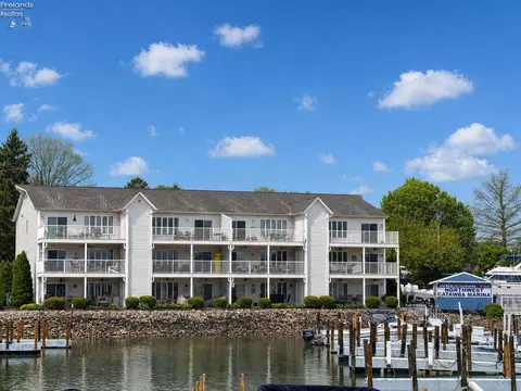 1526 NW Catawba Rd, Port Clinton, OH 43452