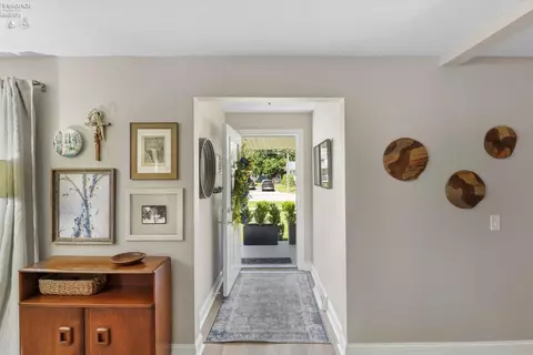 Entry Way - 1114 Mudbrook Rd, Huron, OH 44839 photo 1 of 2