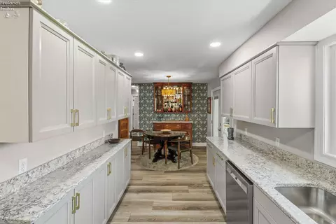 Kitchen - 1114 Mudbrook Rd, Huron, OH 44839 photo 4 of 4