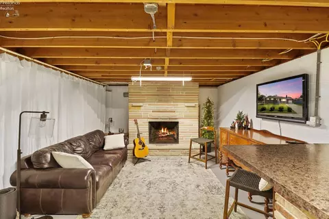 Living - 1114 Mudbrook Rd, Huron, OH 44839 photo 6 of 6