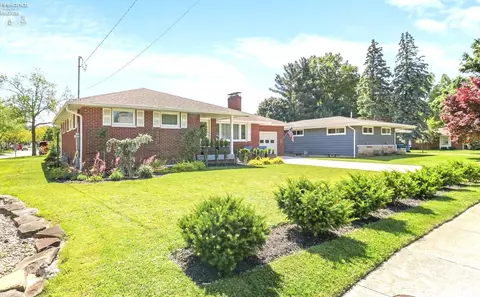 Exterior - 1114 Mudbrook Rd, Huron, OH 44839 photo 2 of 12