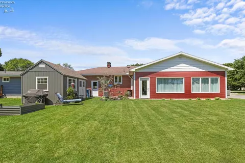 Exterior - 1114 Mudbrook Rd, Huron, OH 44839 photo 8 of 12