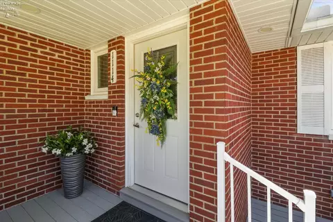 Exterior - 1114 Mudbrook Rd, Huron, OH 44839 photo 4 of 12
