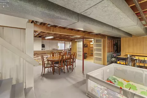 Dining - 1114 Mudbrook Rd, Huron, OH 44839 photo 2 of 3