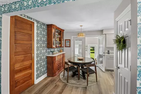 Dining - 1114 Mudbrook Rd, Huron, OH 44839 photo 1 of 3