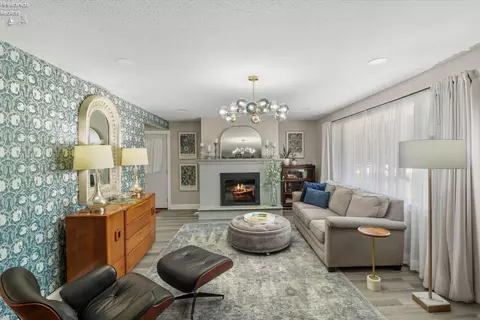 Living - 1114 Mudbrook Rd, Huron, OH 44839 photo 3 of 6