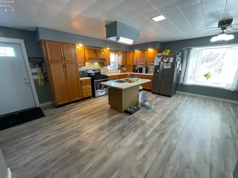 Kitchen - 246 Spring St, Clyde, OH 43410 photo 1 of 4