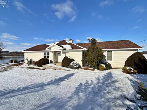 2010 Dickinson St #A, Fremont, OH 43420