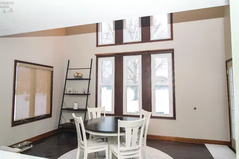 Dining - 3802 Deerpath Dr, Sandusky, OH 44870 photo 5 of 9