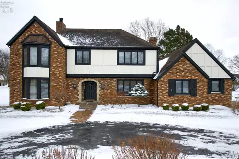 Exterior - 3802 Deerpath Dr, Sandusky, OH 44870 photo 10 of 10