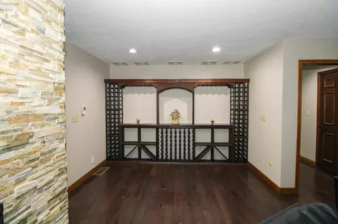 Living - 3802 Deerpath Dr, Sandusky, OH 44870 photo 5 of 9