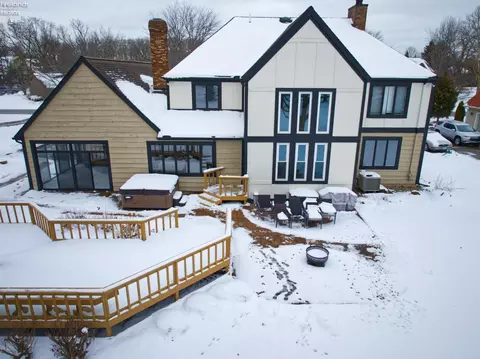 Exterior - 3802 Deerpath Dr, Sandusky, OH 44870 photo 2 of 10
