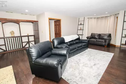 Living - 3802 Deerpath Dr, Sandusky, OH 44870 photo 8 of 9