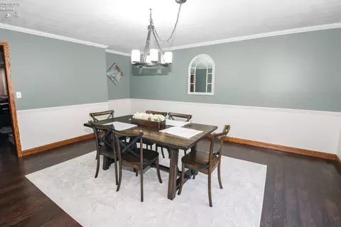 Dining - 3802 Deerpath Dr, Sandusky, OH 44870 photo 6 of 9