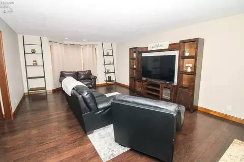 Living - 3802 Deerpath Dr, Sandusky, OH 44870 photo 6 of 9