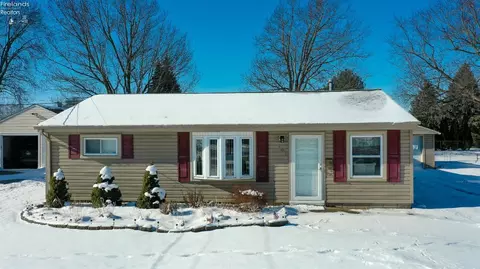 705 Thorpe Dr, Sandusky, OH 44870