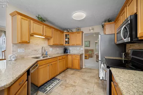 Kitchen - 504 Loon Ln, Huron, OH 44839 photo 3 of 4